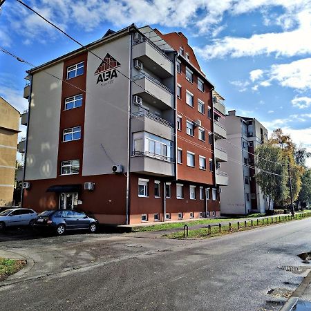 Apartman Espresso Sa Parkingom Sremska Mitrovica Bagian luar foto