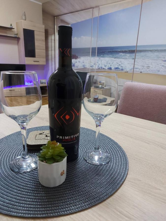 Apartman Espresso Sa Parkingom Sremska Mitrovica Bagian luar foto