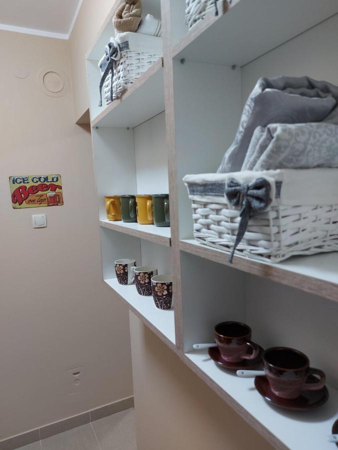 Apartman Espresso Sa Parkingom Sremska Mitrovica Bagian luar foto