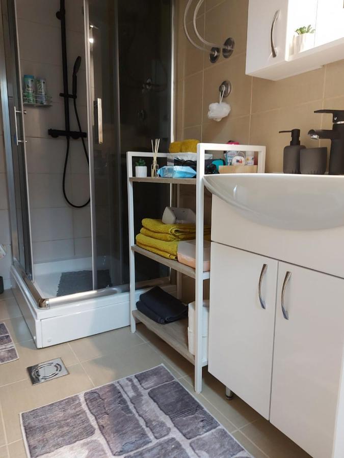 Apartman Espresso Sa Parkingom Sremska Mitrovica Bagian luar foto
