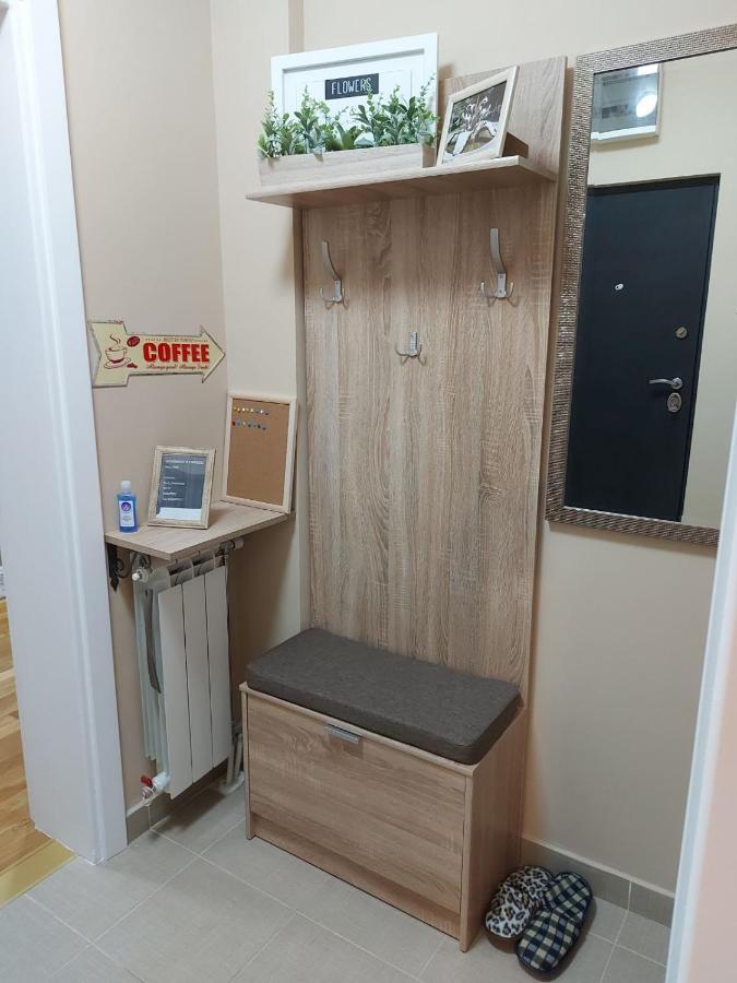 Apartman Espresso Sa Parkingom Sremska Mitrovica Bagian luar foto
